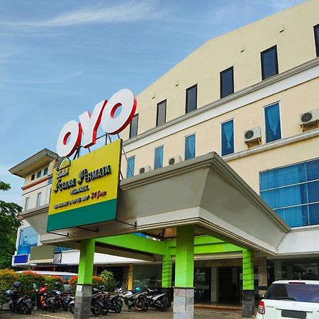 Istana Permata Ngagel Hotel Surabaya Kültér fotó
