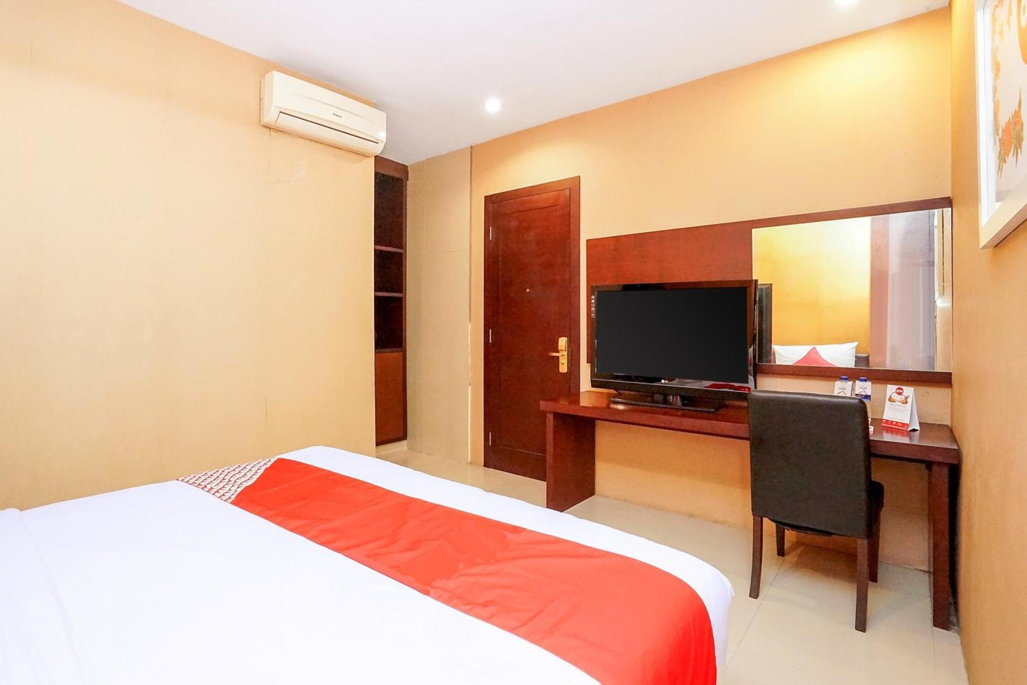 Istana Permata Ngagel Hotel Surabaya Kültér fotó