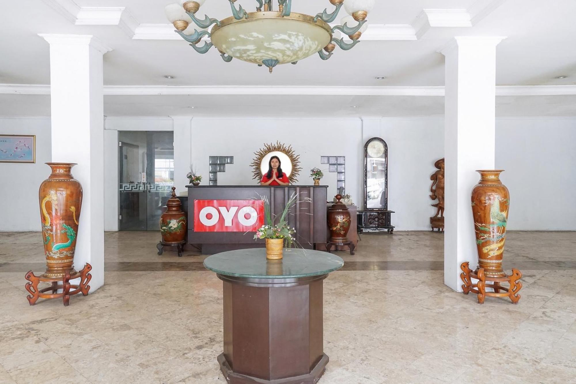 Istana Permata Ngagel Hotel Surabaya Kültér fotó