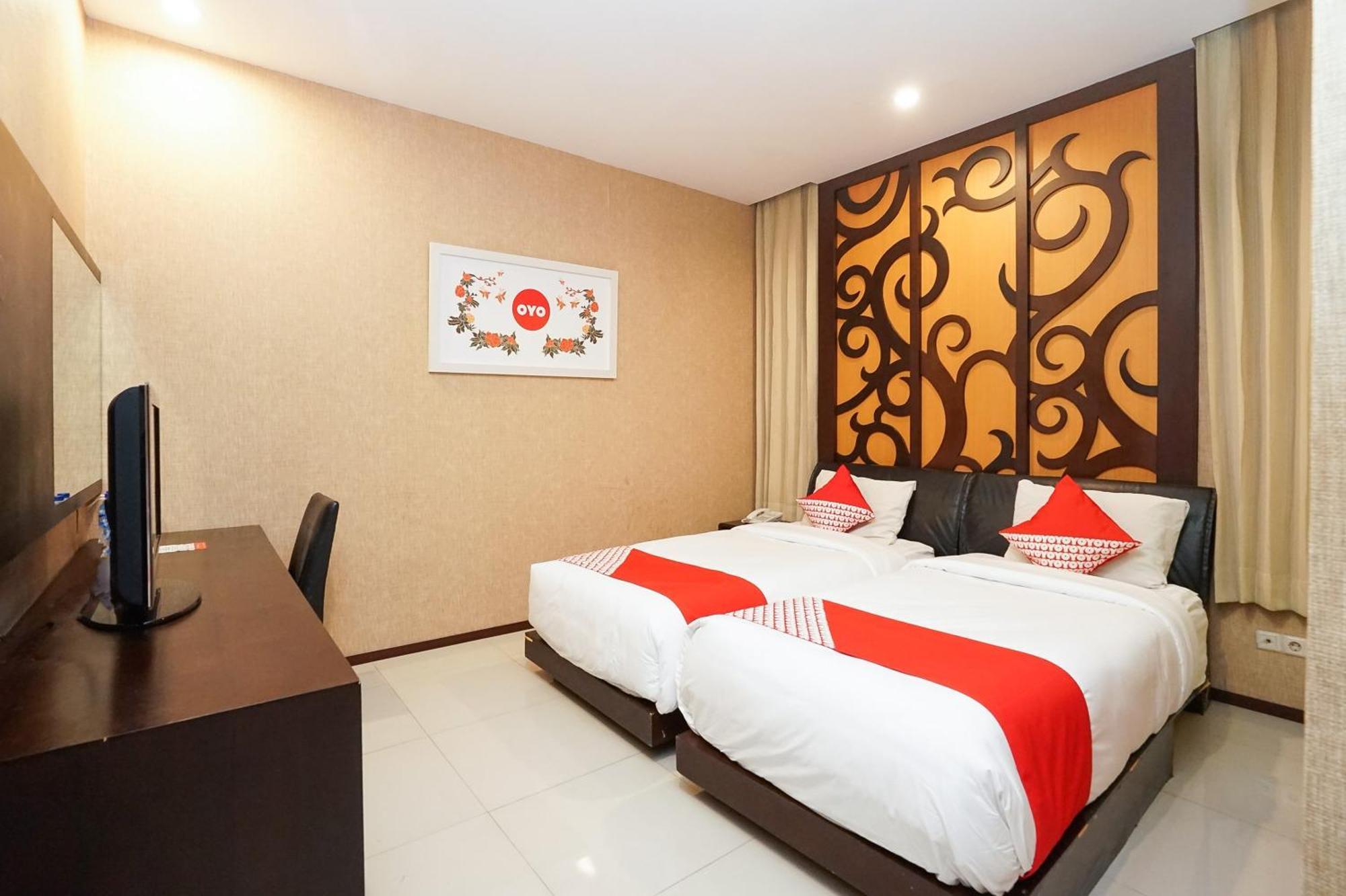 Istana Permata Ngagel Hotel Surabaya Kültér fotó