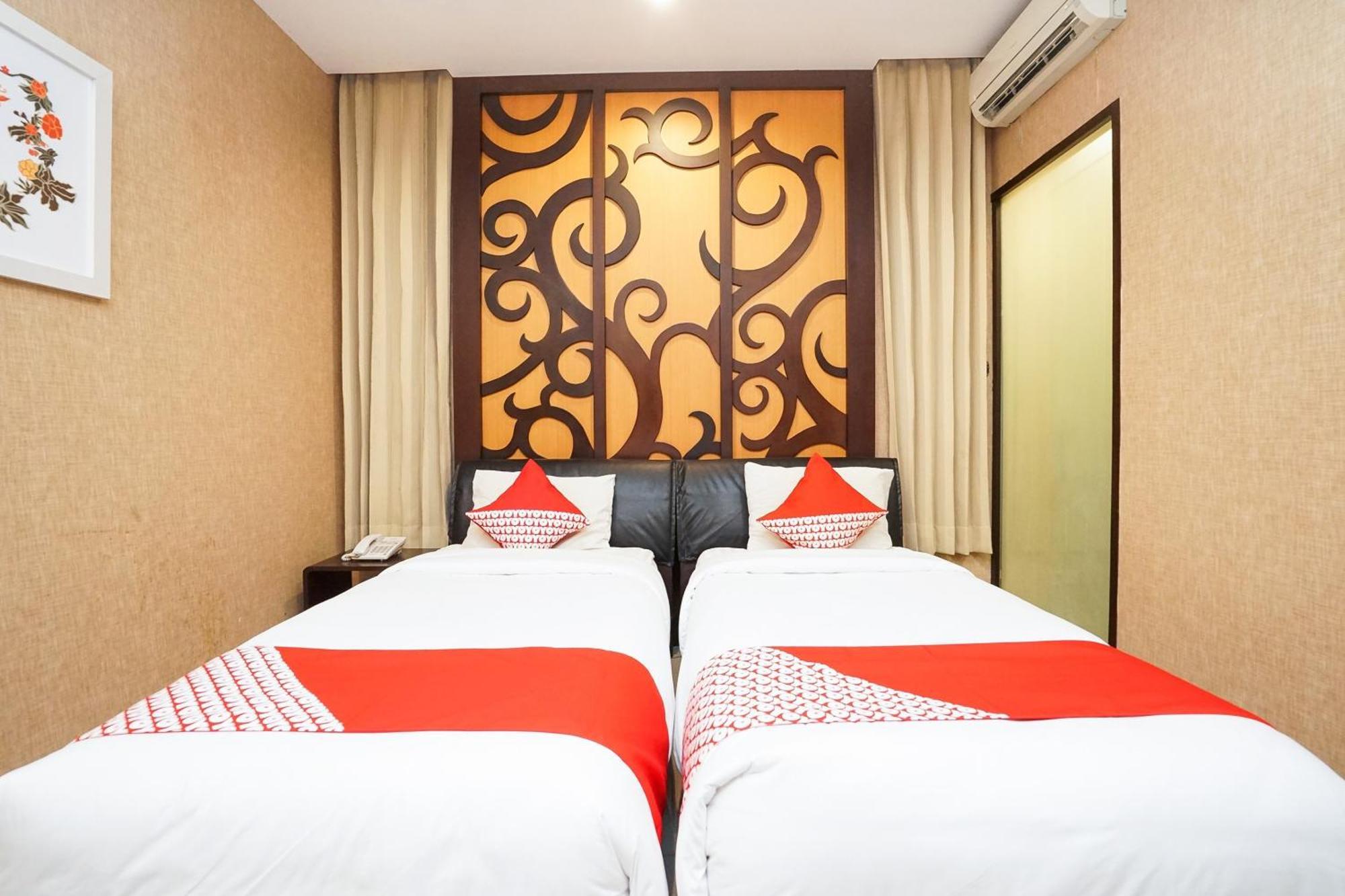 Istana Permata Ngagel Hotel Surabaya Kültér fotó