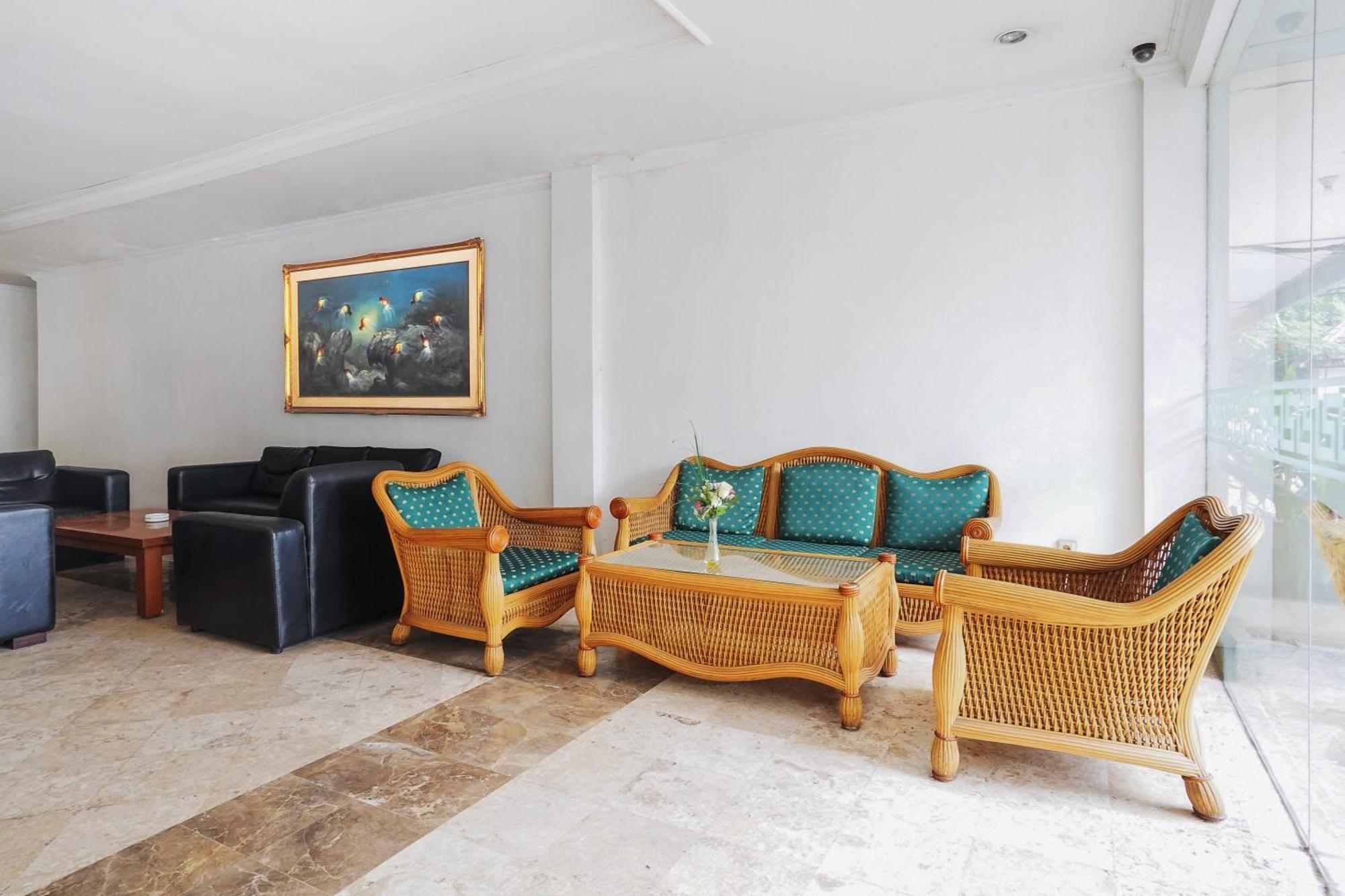 Istana Permata Ngagel Hotel Surabaya Kültér fotó