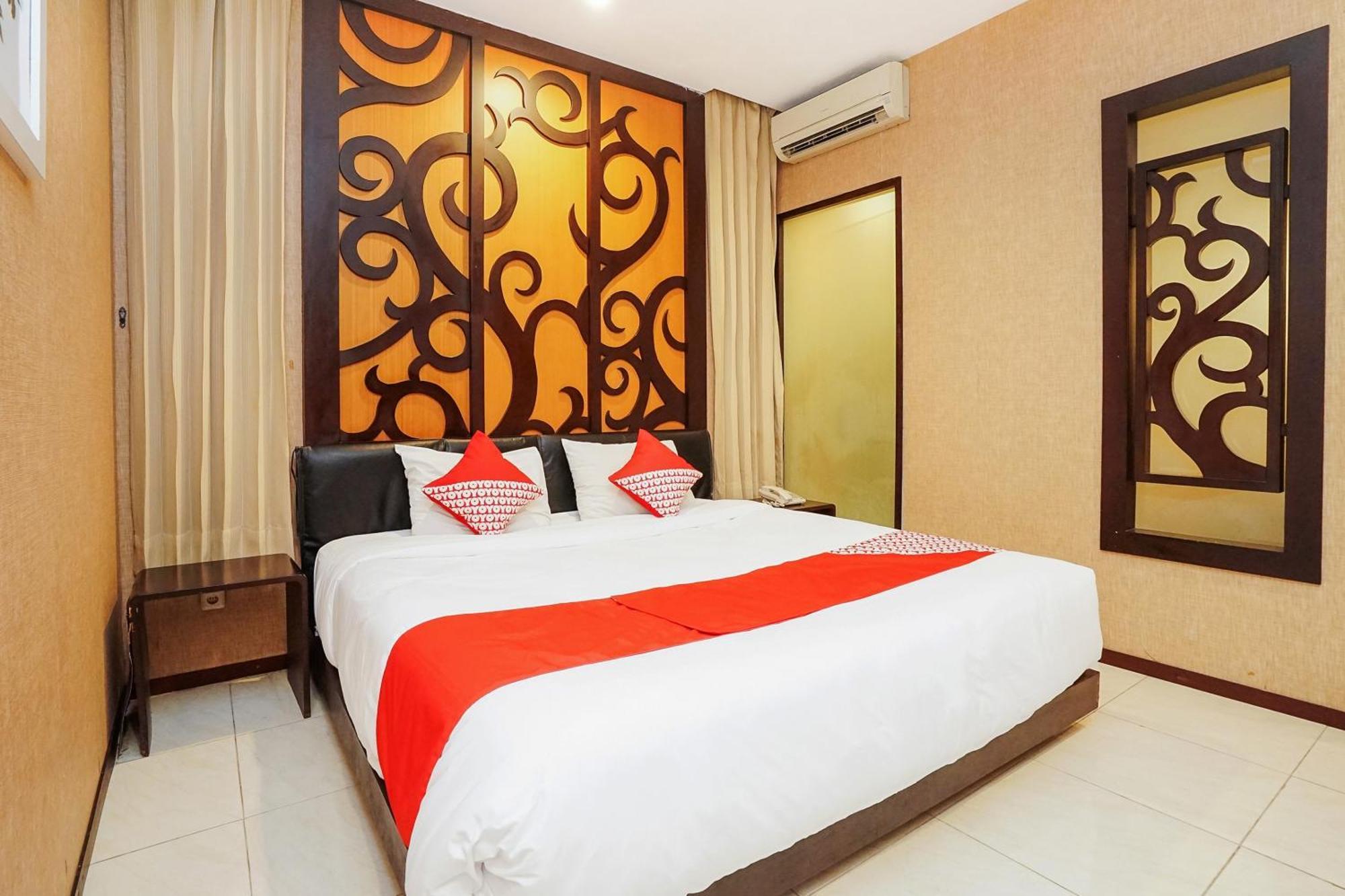 Istana Permata Ngagel Hotel Surabaya Kültér fotó