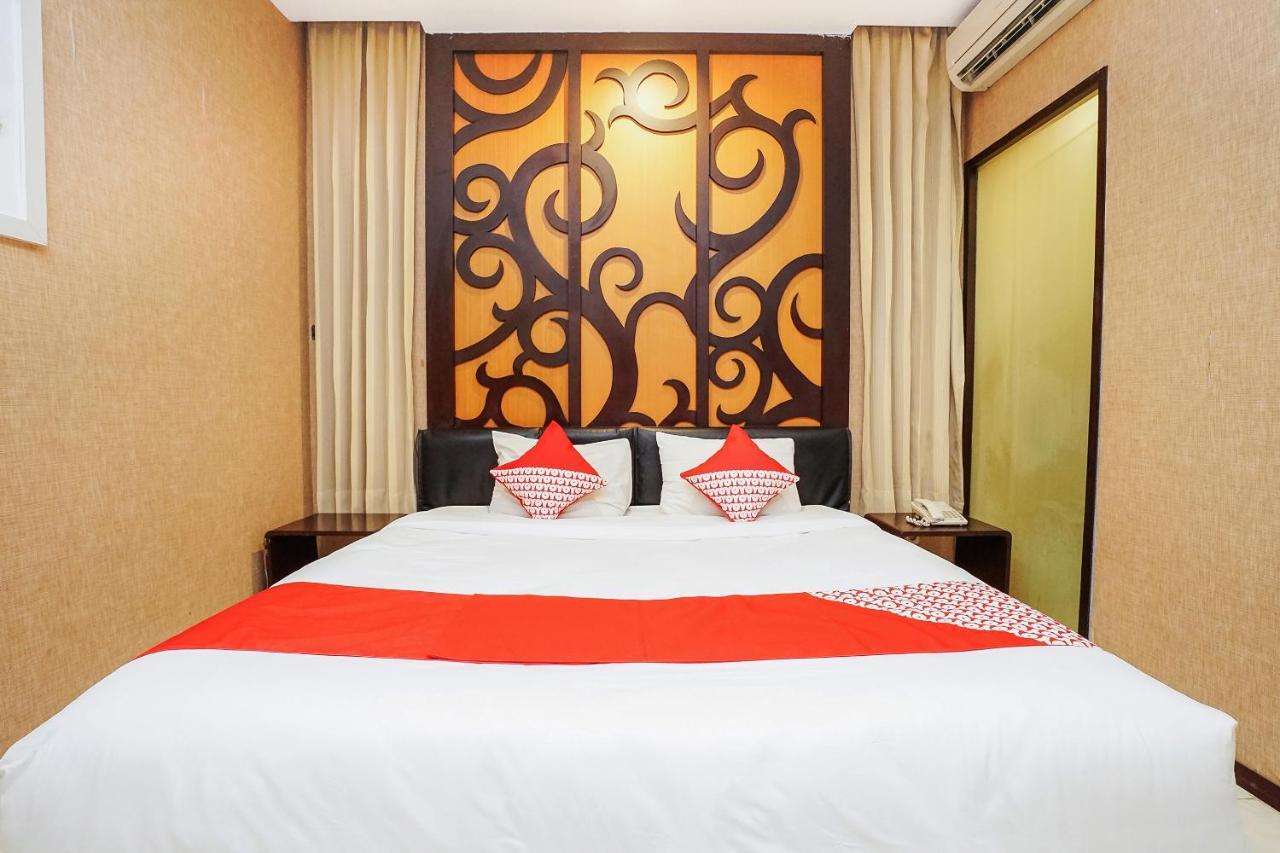 Istana Permata Ngagel Hotel Surabaya Kültér fotó