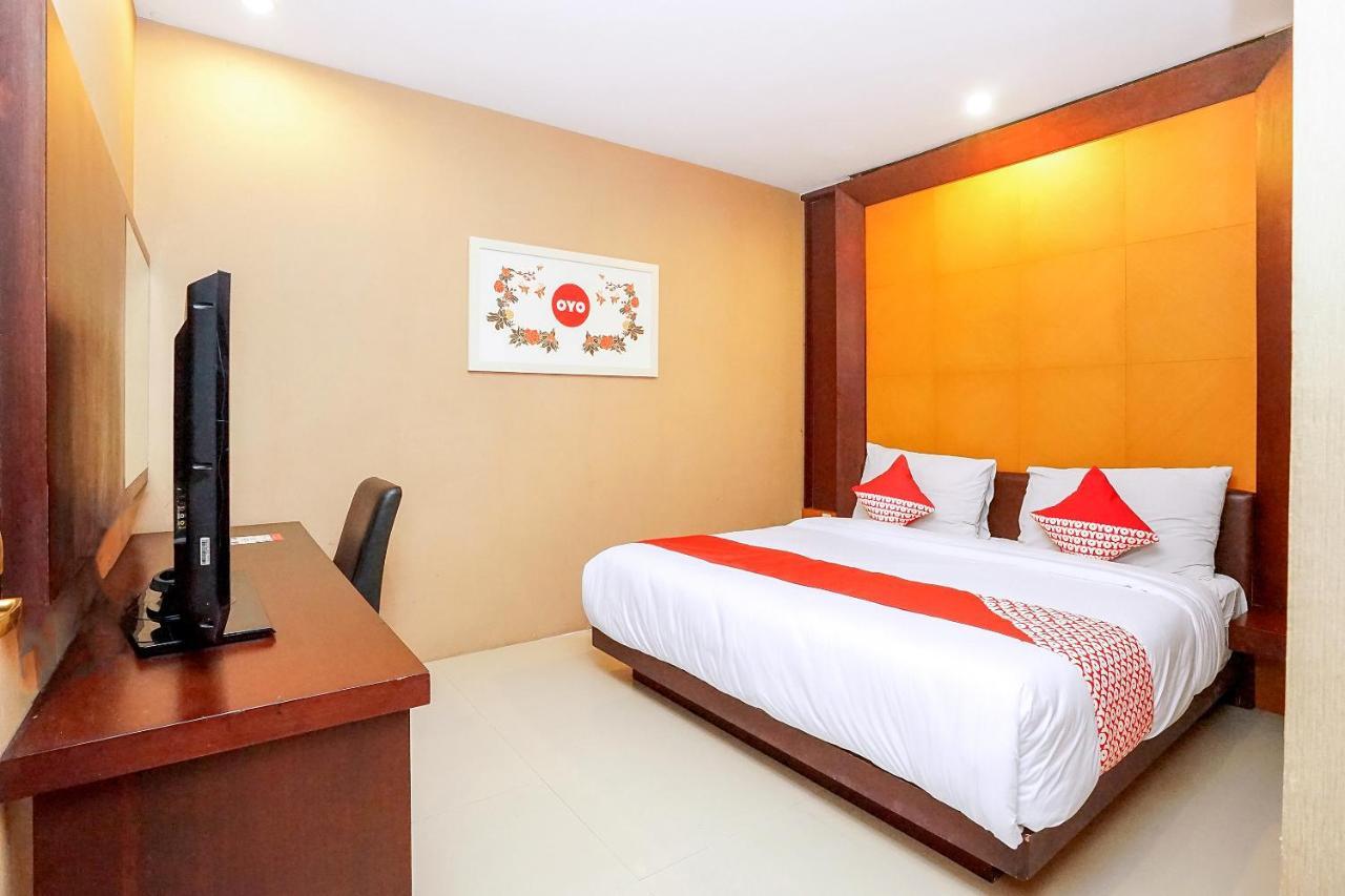 Istana Permata Ngagel Hotel Surabaya Kültér fotó