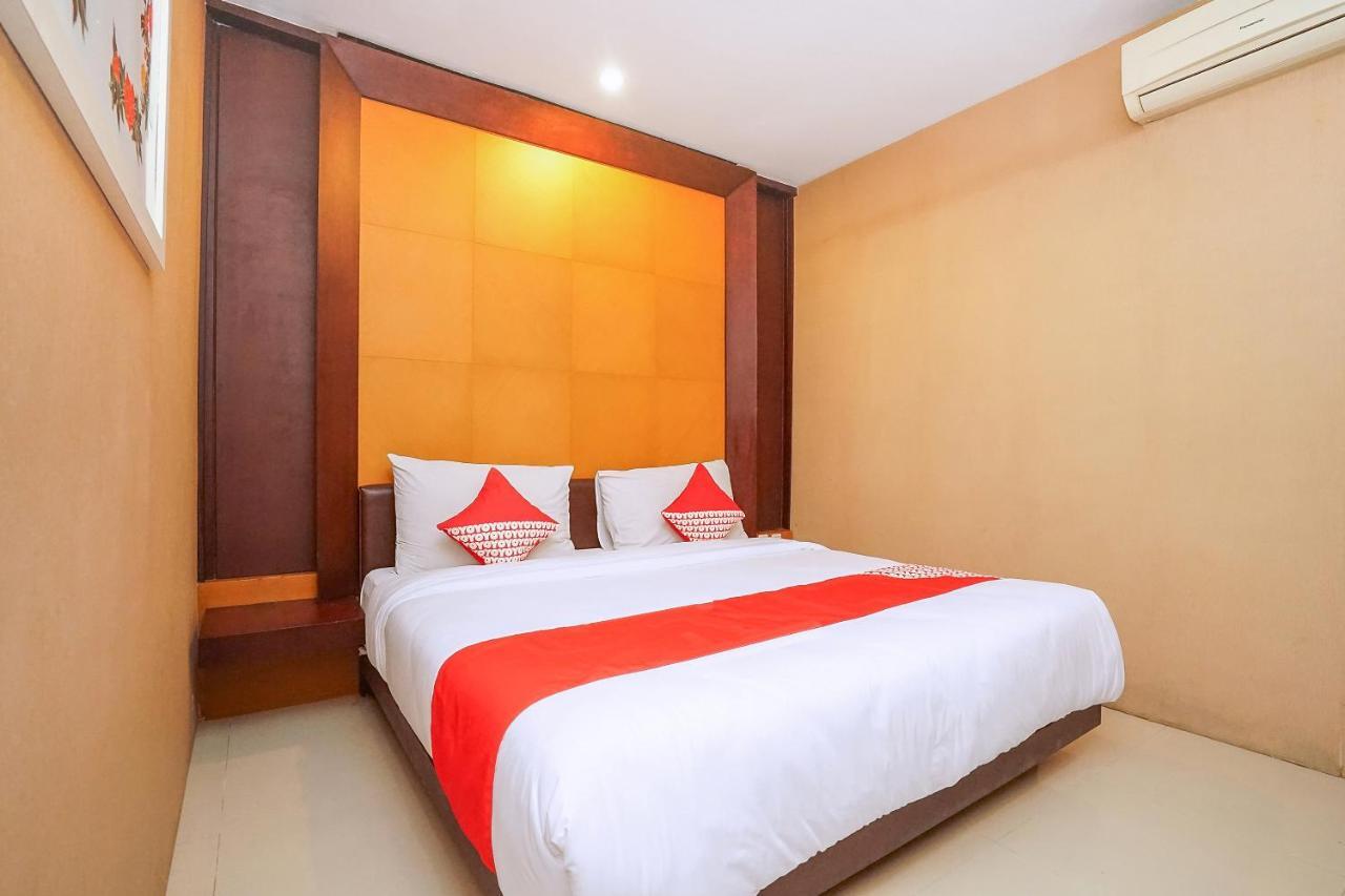Istana Permata Ngagel Hotel Surabaya Kültér fotó