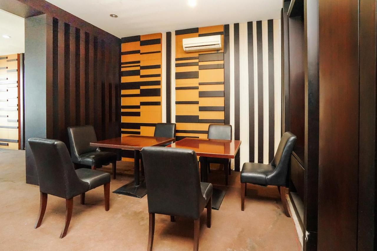 Istana Permata Ngagel Hotel Surabaya Kültér fotó